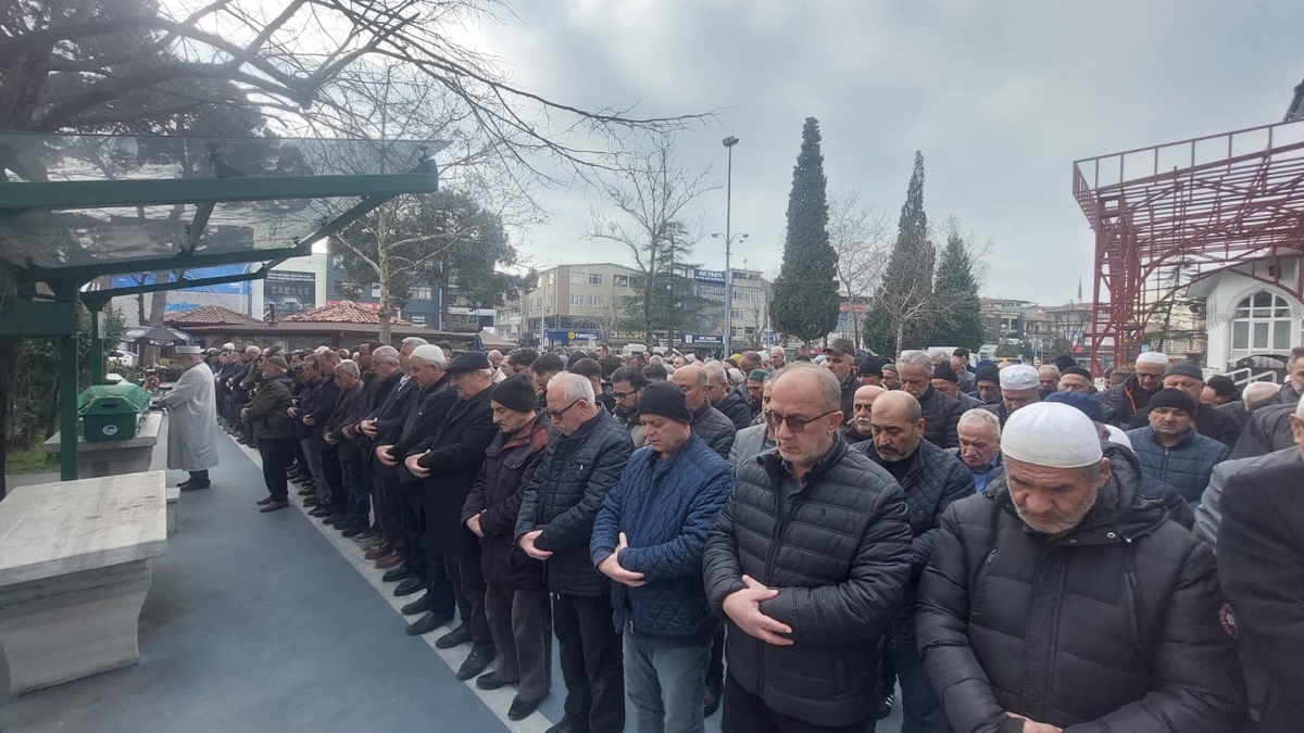 Merhameti Sokak Köpeklerinin Kalbinde Yaşayacak Saffet Koşar Son Yolculuğuna Uğurlandı