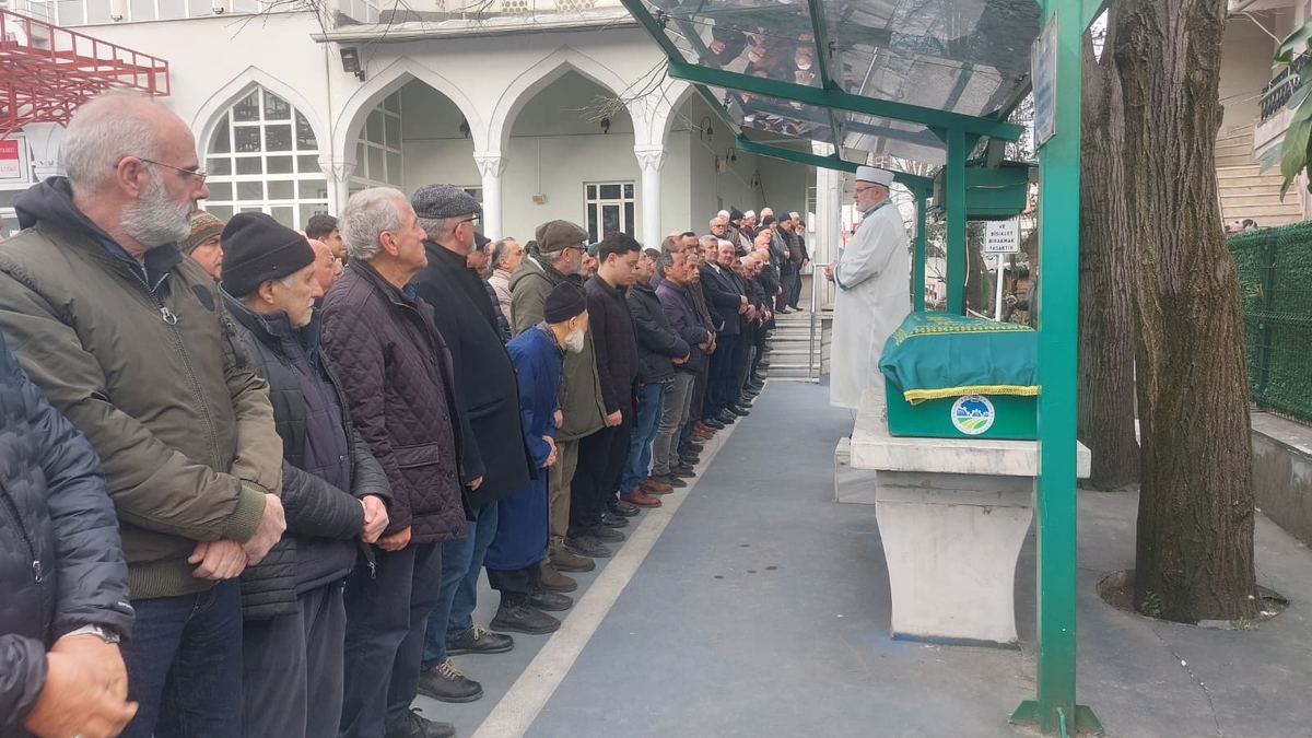 Merhameti Sokak Köpeklerinin Kalbinde Yaşayacak Saffet Koşar Son Yolculuğuna Uğurlandı