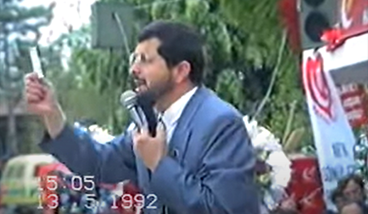 Merhum Erbakan'ın Recep Yıldırım'ı örnek belediye başkanı gösterdiği görüntü ortaya çıktı