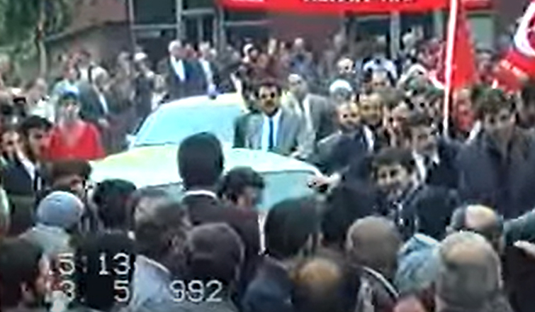 Merhum Erbakan'ın Recep Yıldırım'ı örnek belediye başkanı gösterdiği görüntü ortaya çıktı