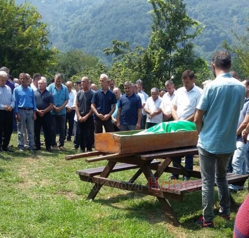Merhum Fazlı Daloğlunun Eşi defnedildi