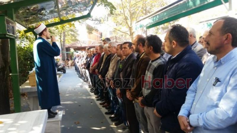 Merhum Mehmet Ermişin Eşi Defnedildi