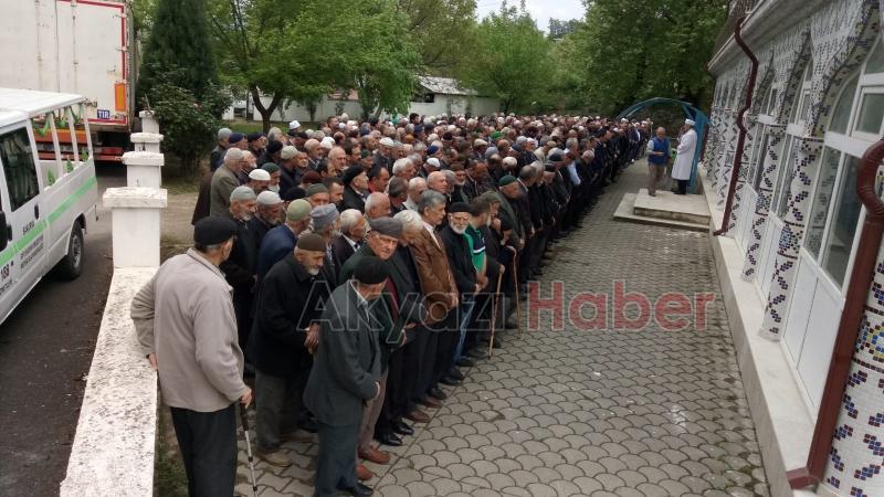 Merhum Osman Kalkan Dualar ile defnedildi