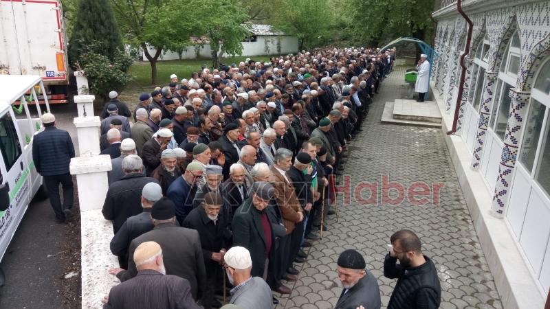 Merhum Osman Kalkan Dualar ile defnedildi