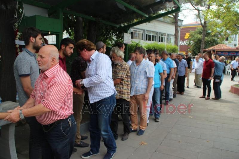 Merhum Yaşar Erolun Eşi Defnedildi