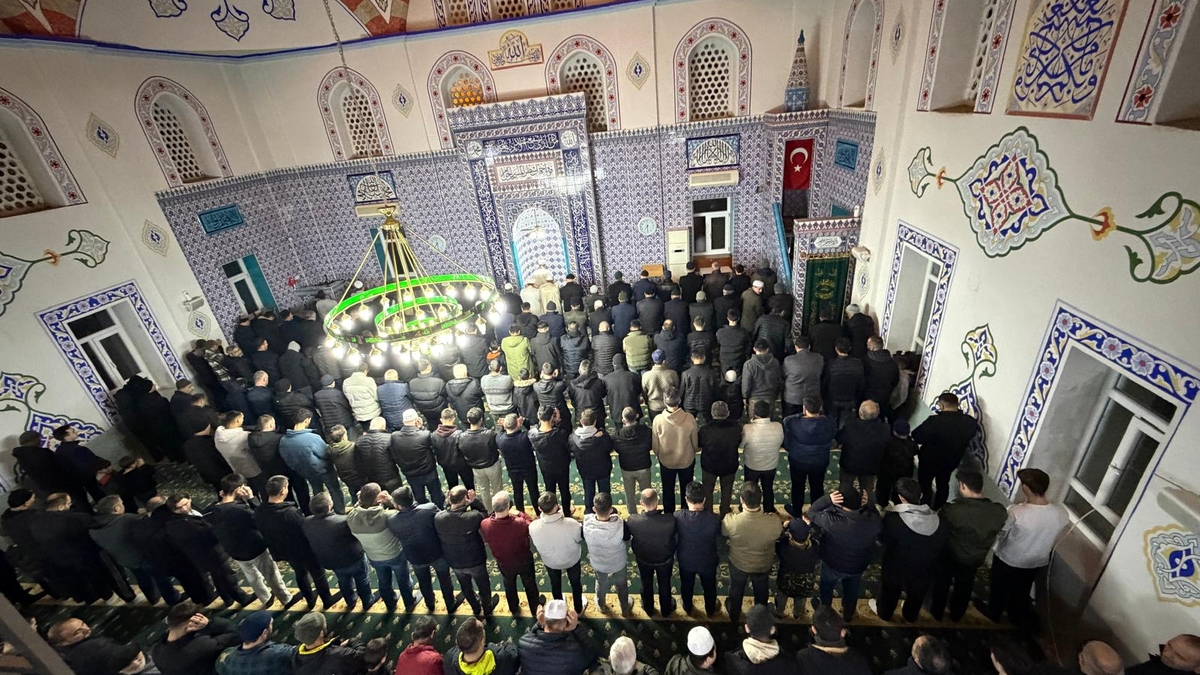 Merkez Ulu Camii'nde Miraç Kandili programı