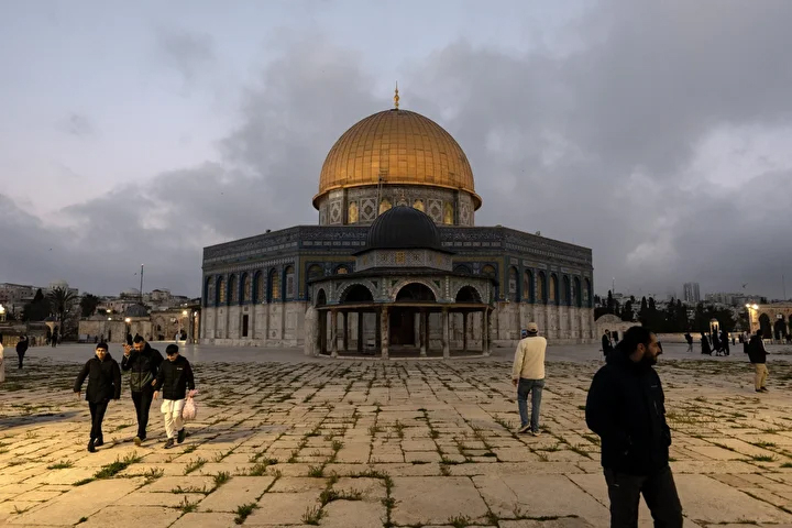 Mescid-i Aksa, 41 gün aradan sonra yeniden ibadete açıldı