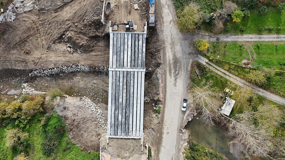 Mesudiye Köprüsü’nde ayak imalatları tamamlandı