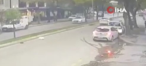 Metrelerce havaya uçup hayatını kaybetti; Feci kaza kamerada
