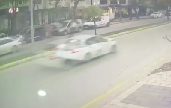 Metrelerce havaya uçup hayatını kaybetti; Feci kaza kamerada