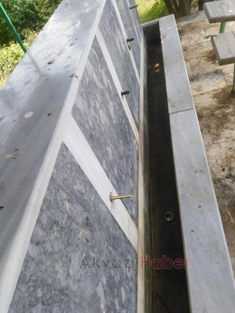 Mezarlık Musluklarını Çalan Hırsızlara Muhtar Tepkili