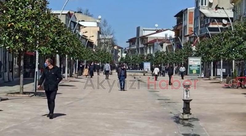 Mezarlıklar Sakin Çarşı Yoğun 