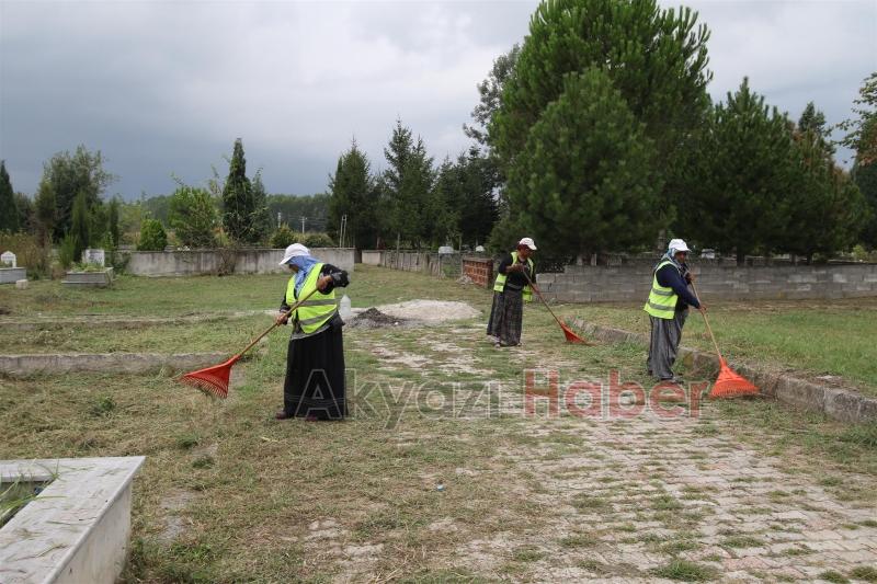 Mezarlıklarımızda Bayram Temizliği Başladı