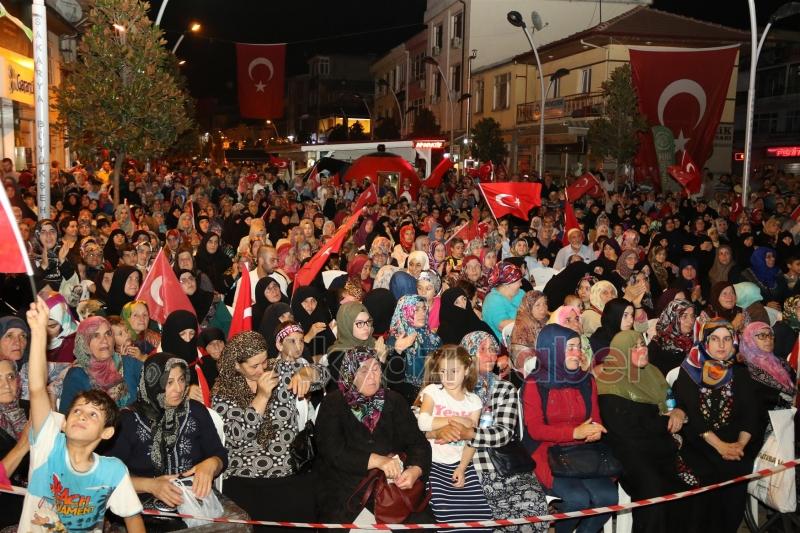 MİLLİ İRADE VE DEMOKRASİ NÖBETİNDE SON GECE NÖBETİ TUTULDU