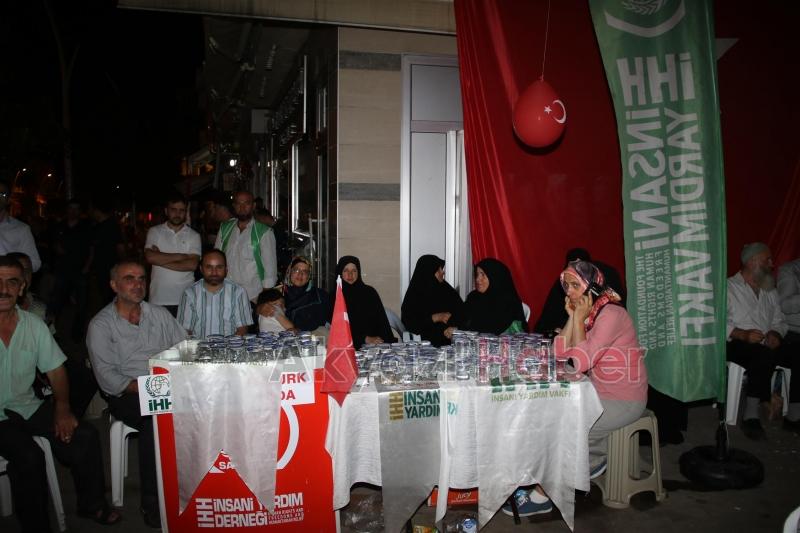 MİLLİ İRADE VE DEMOKRASİ NÖBETİNDE SON GECE NÖBETİ TUTULDU