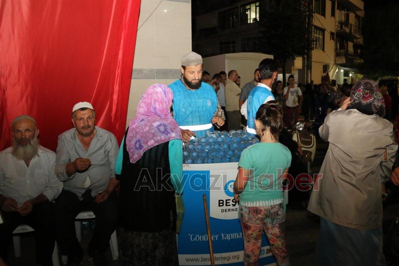 MİLLİ İRADE VE DEMOKRASİ NÖBETİNDE SON GECE NÖBETİ TUTULDU