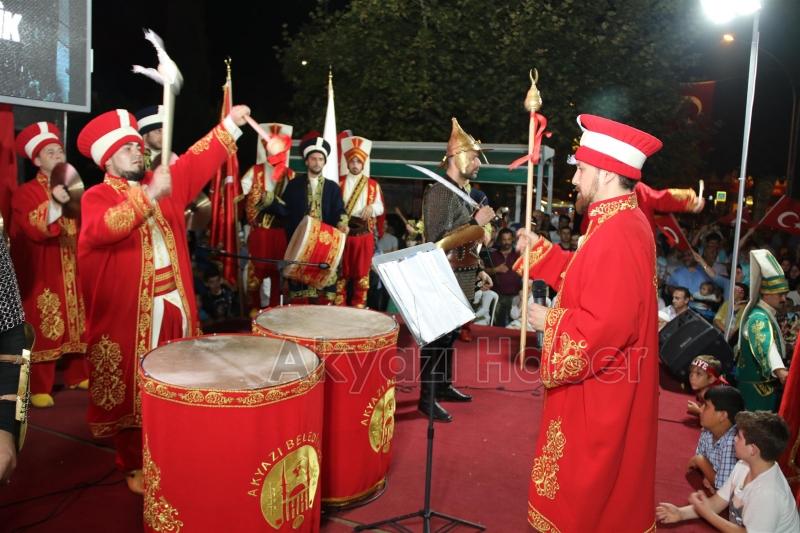 MİLLİ İRADE VE DEMOKRASİ NÖBETİNİN 14GÜNÜNDE DE AKYAZI VATAN NÖBETİNE DEVAM DEDİ