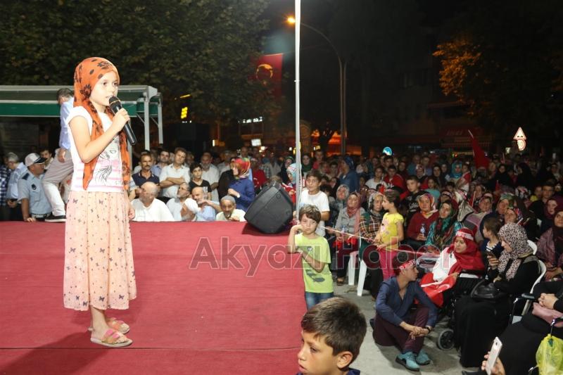 MİLLİ İRADEYE DESTEK NÖBETİ HERGÜN DAHA DA KALABALIK