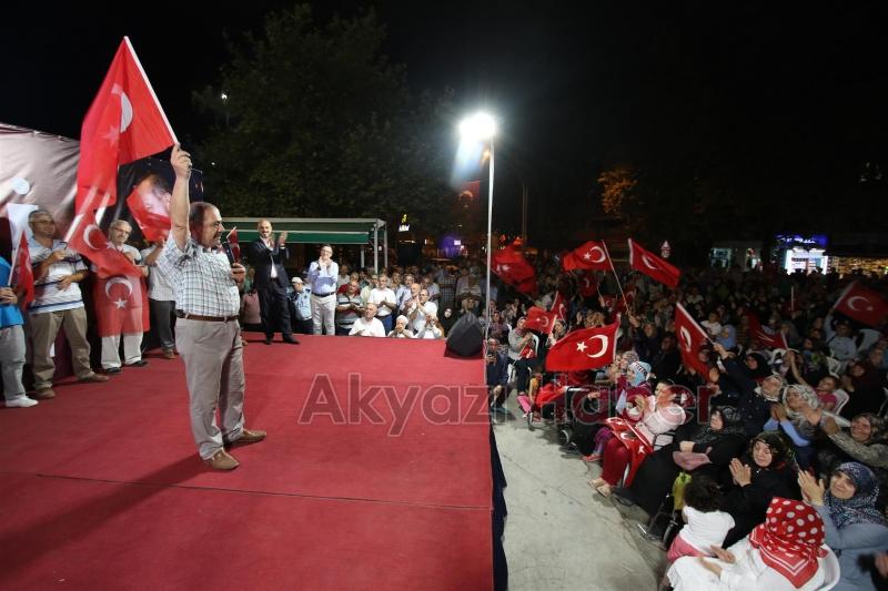 MİLLİ İRADEYE DESTEK NÖBETİ HERGÜN DAHA DA KALABALIK