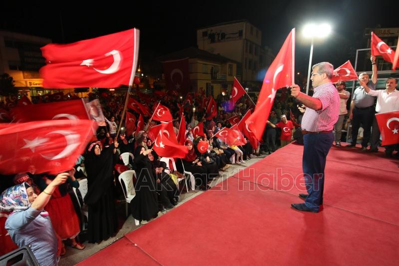 MİLLİ İRADEYE DESTEKTE 18. GECE NÖBETİ EKSİKSİZ TUTULDU