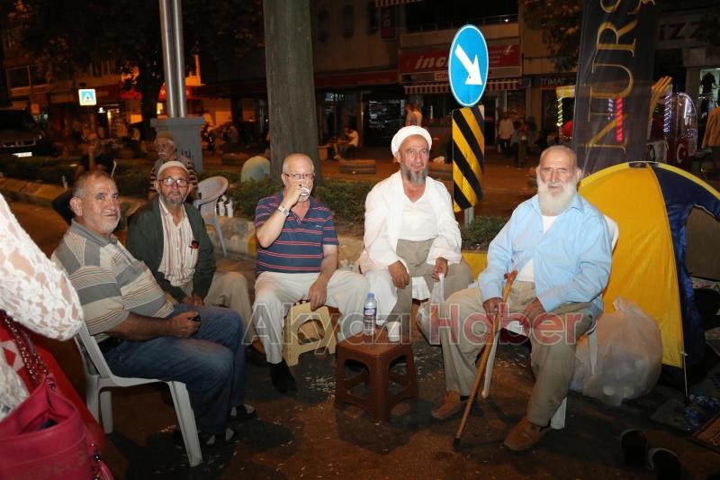 MİLLİ İRADEYE DESTEKTE 18. GECE NÖBETİ EKSİKSİZ TUTULDU