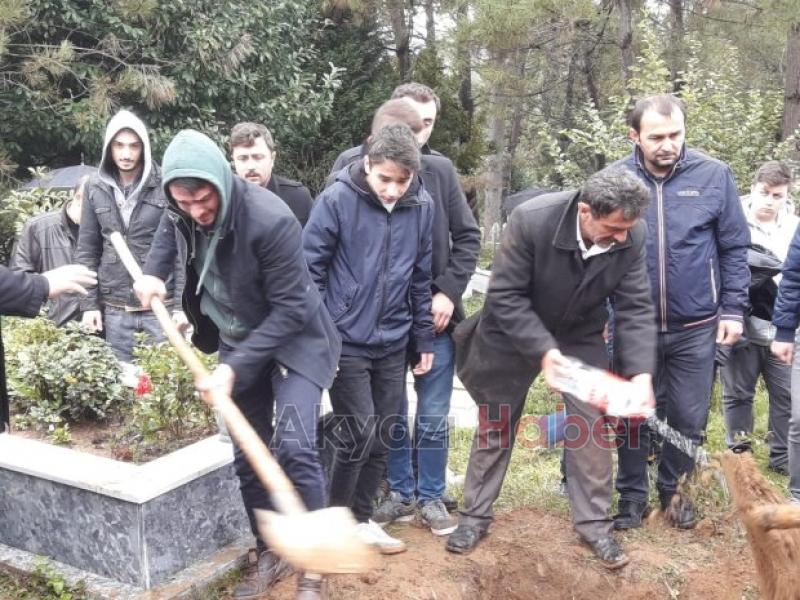 Mine Aydın Defnedildi