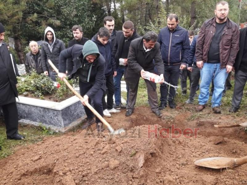 Mine Aydın Defnedildi