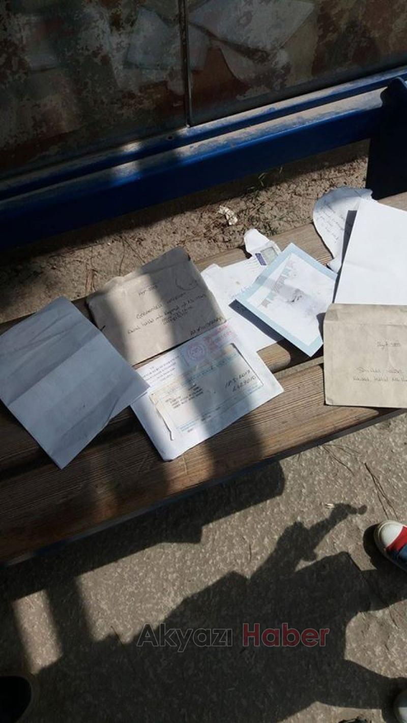 Minibüs Durağına Atılan Açılmış Postalara Vatandaşlar Tepkili