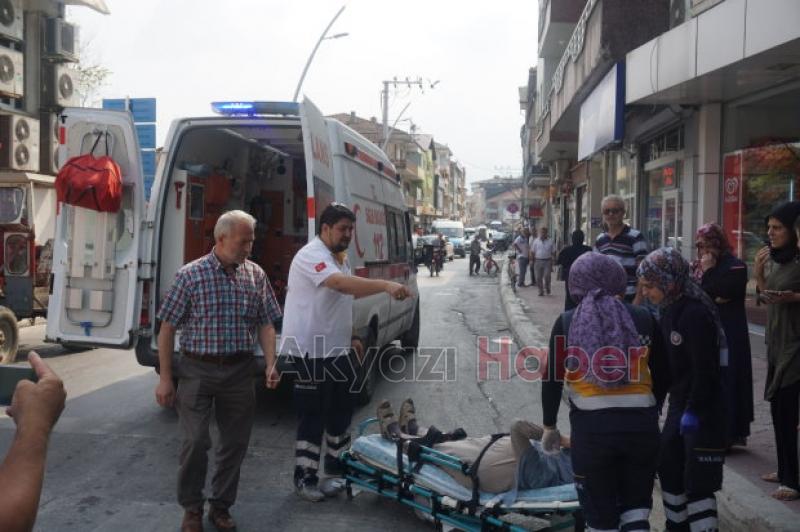 Minibüs kadına çarptı