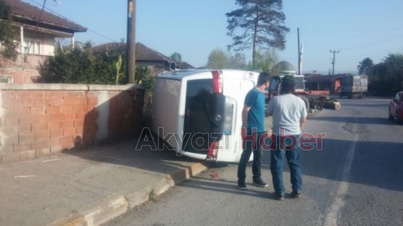 Minibüs Duvara Çarparak Durabildi