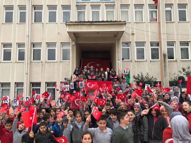 Minik Öğrenciler Mehmetçik'e Mektup Yazdı