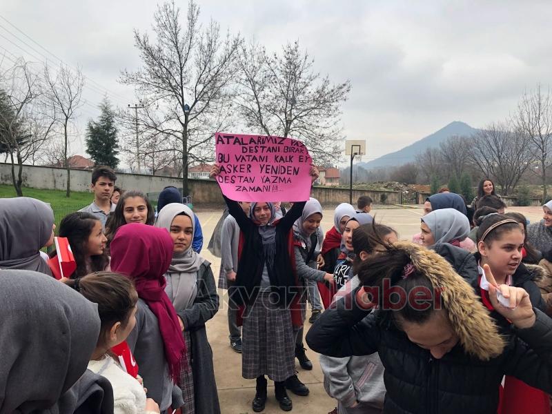 Minik Öğrenciler Mehmetçik'e Mektup Yazdı