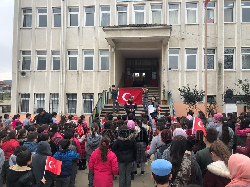 Minik Öğrenciler Mehmetçik'e Mektup Yazdı