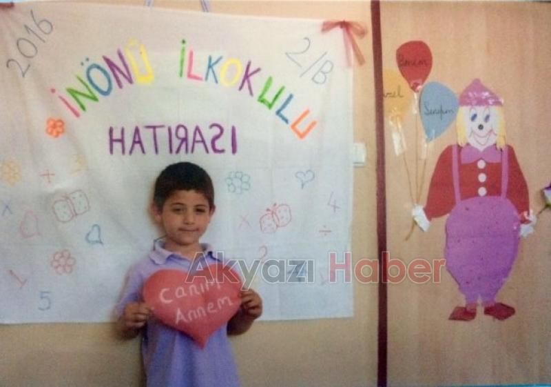 Minik Öğrencilerden Sürpriz Anneler Günü Partisi