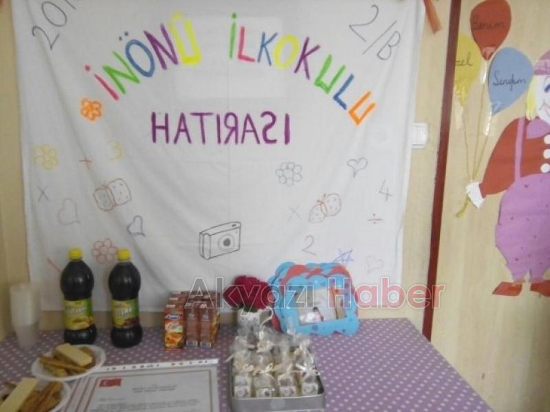 Minik Öğrencilerden Sürpriz Anneler Günü Partisi