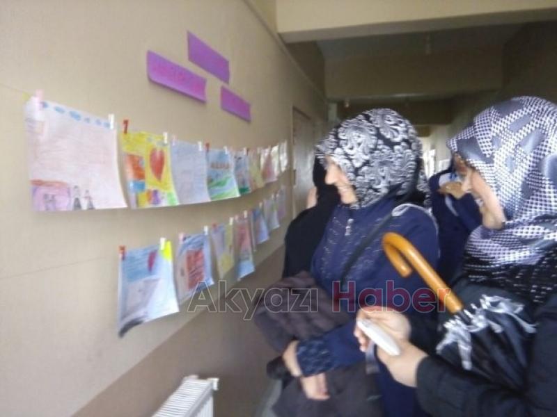 Minik Öğrencilerden Sürpriz Anneler Günü Partisi