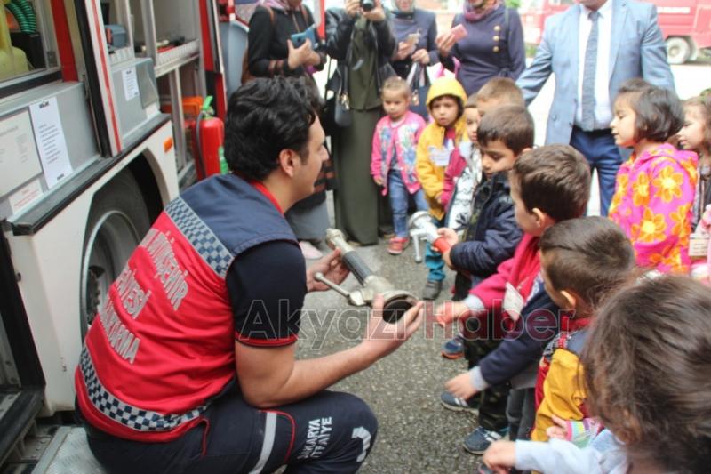 Minikler Akyazı İtfaiyesine Ziyaret 