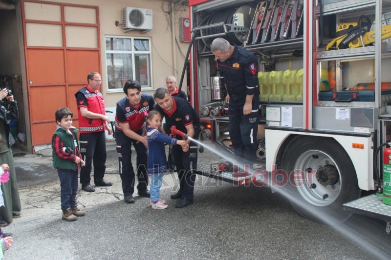 Minikler Akyazı İtfaiyesine Ziyaret 