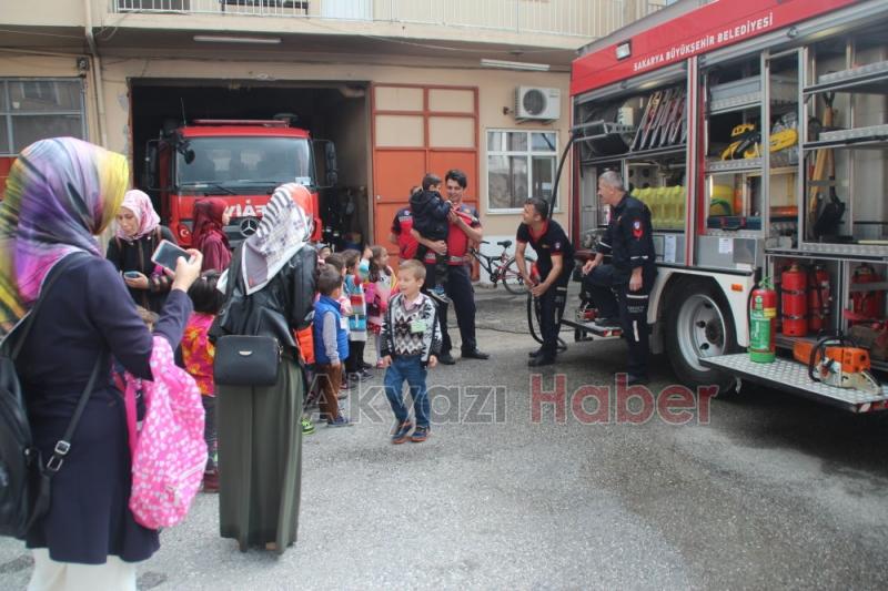 Minikler Akyazı İtfaiyesine Ziyaret 