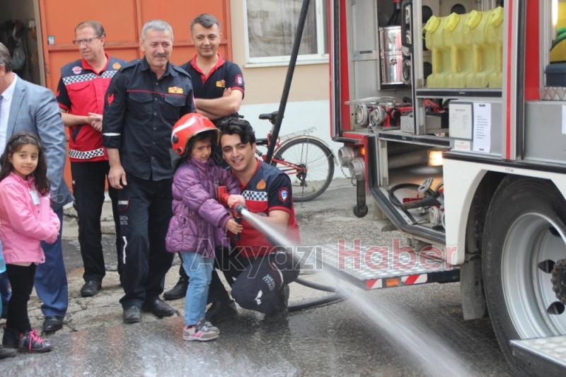 Minikler Akyazı İtfaiyesine Ziyaret 
