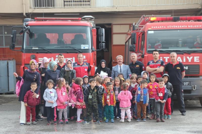 Minikler Akyazı İtfaiyesine Ziyaret 