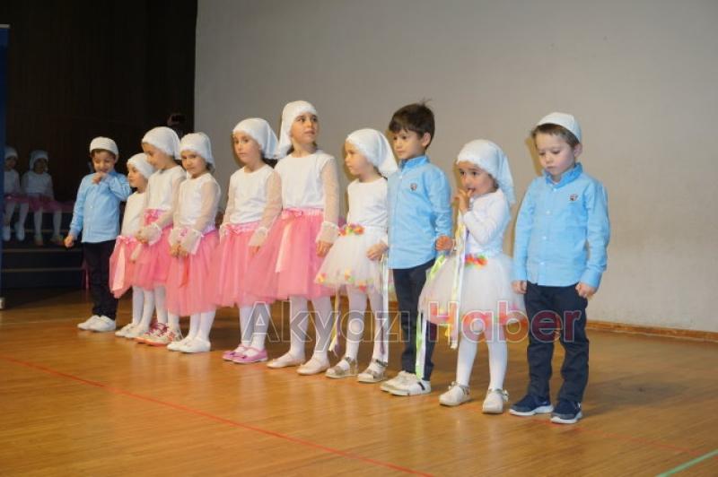 Miniklerin Yıl Sonu Gösterisi