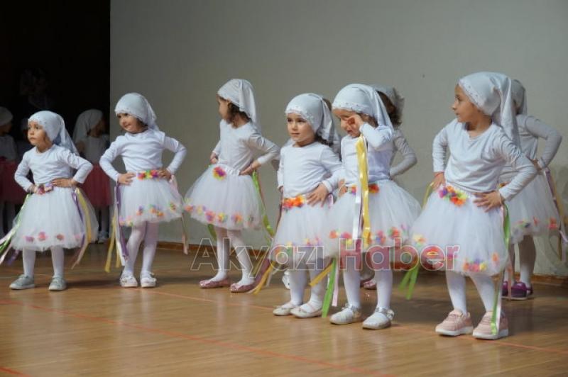 Miniklerin Yıl Sonu Gösterisi