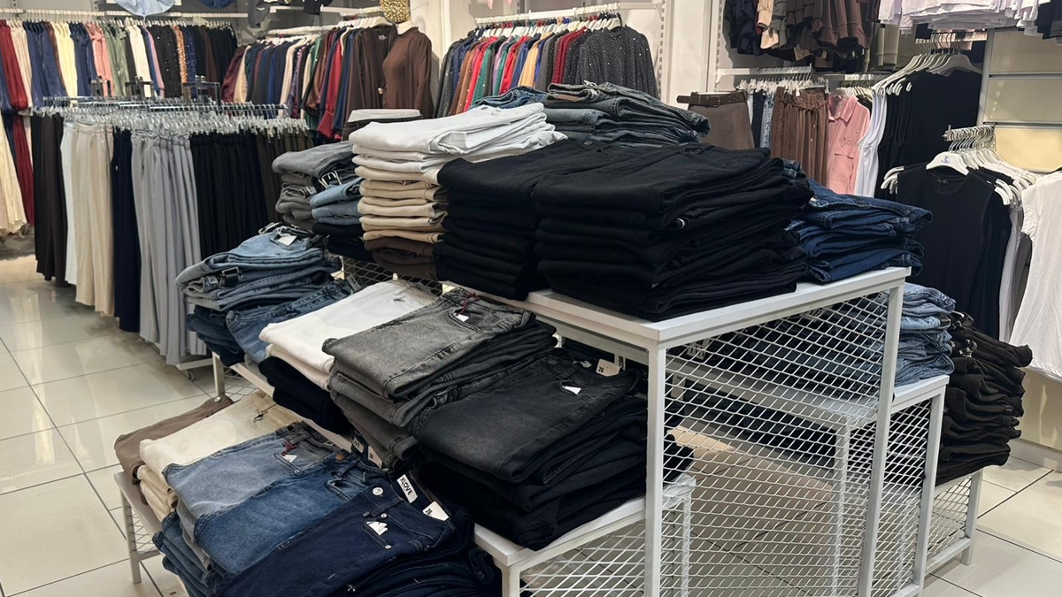 Moda Sarem olarak 10 yıldır Sakarya’nın Akyazı ilçesinde giyim sektöründe kalite güven ve şıklığı bir araya getiriyoruz.