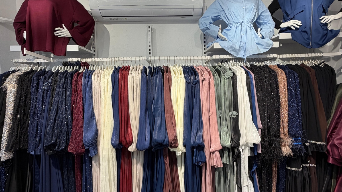 Moda Sarem olarak 10 yıldır Sakarya’nın Akyazı ilçesinde giyim sektöründe kalite güven ve şıklığı bir araya getiriyoruz.