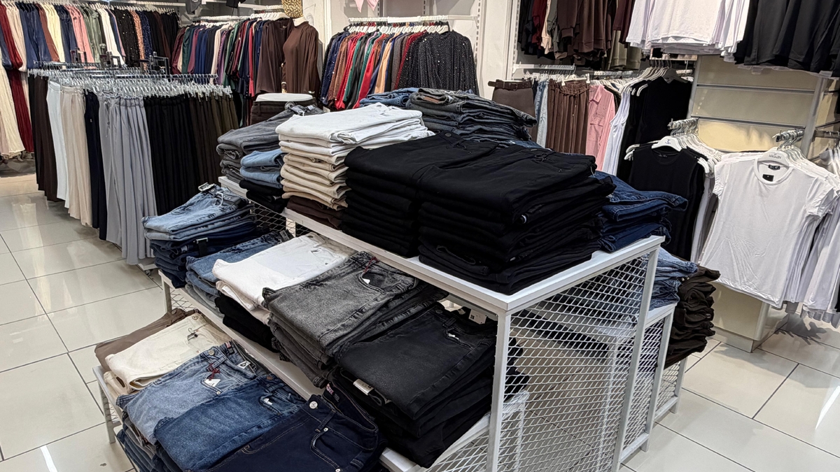 Moda Sarem olarak 10 yıldır Sakarya’nın Akyazı ilçesinde giyim sektöründe kalite güven ve şıklığı bir araya getiriyoruz.