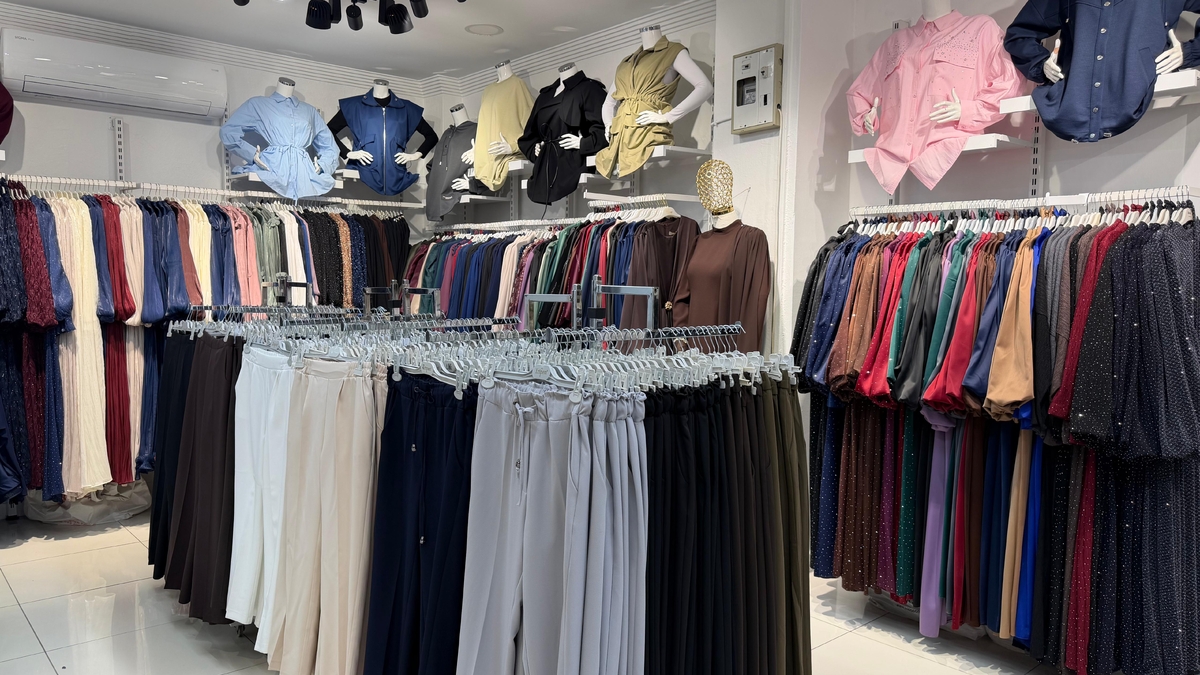 Moda Sarem olarak 10 yıldır Sakarya’nın Akyazı ilçesinde giyim sektöründe kalite güven ve şıklığı bir araya getiriyoruz.