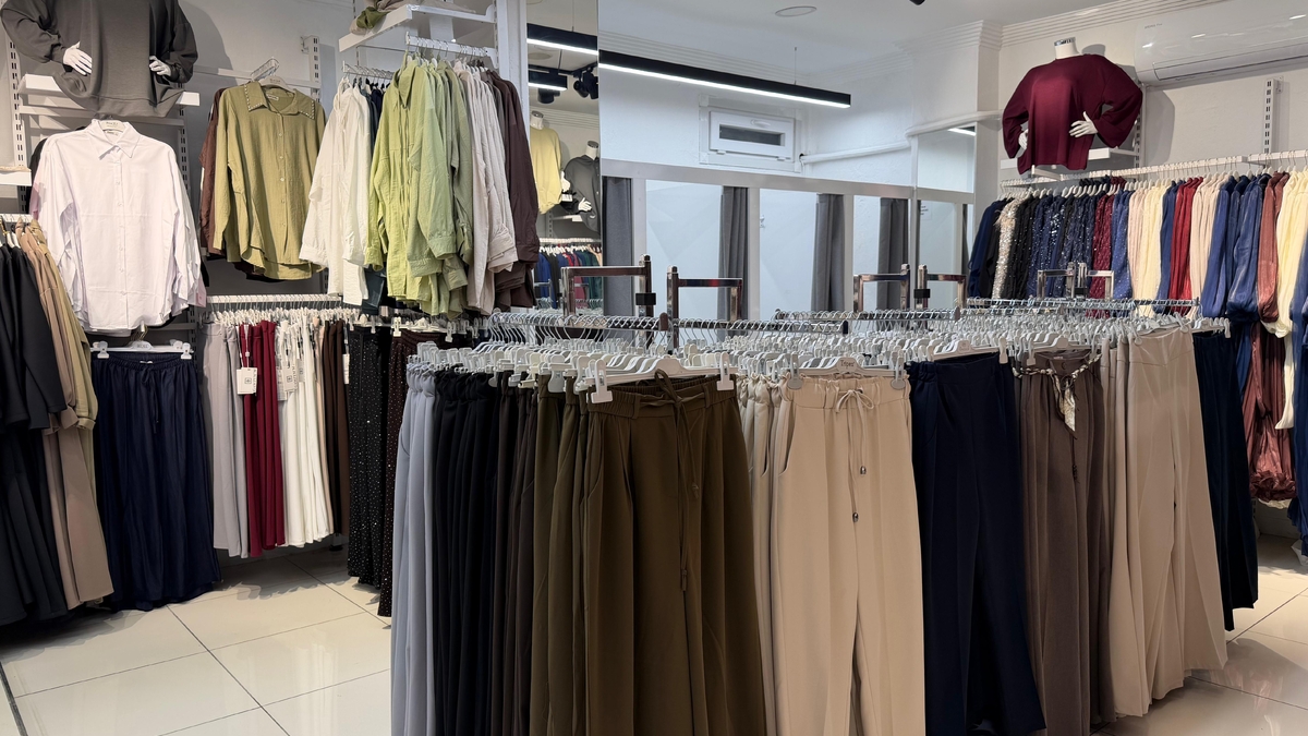 Moda Sarem olarak 10 yıldır Sakarya’nın Akyazı ilçesinde giyim sektöründe kalite güven ve şıklığı bir araya getiriyoruz.