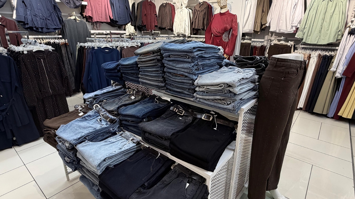 Moda Sarem olarak 10 yıldır Sakarya’nın Akyazı ilçesinde giyim sektöründe kalite güven ve şıklığı bir araya getiriyoruz.