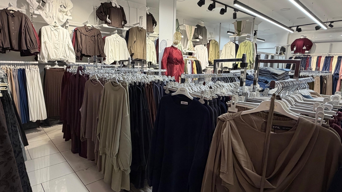 Moda Sarem olarak 10 yıldır Sakarya’nın Akyazı ilçesinde giyim sektöründe kalite güven ve şıklığı bir araya getiriyoruz.